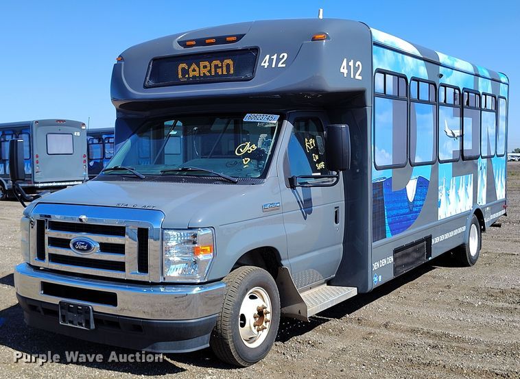 2022 Ford E450