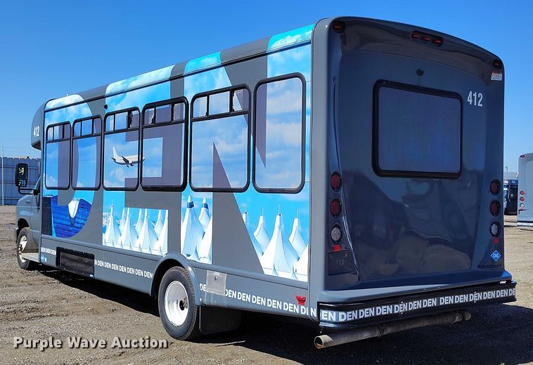 image for item YA0640 2022 Ford E450 shuttle bus