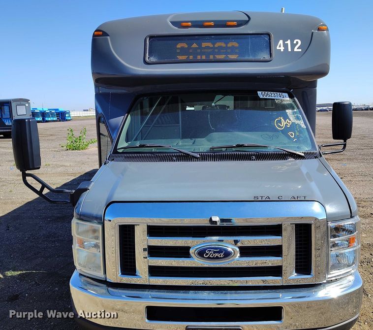 image for item YA0640 2022 Ford E450 shuttle bus