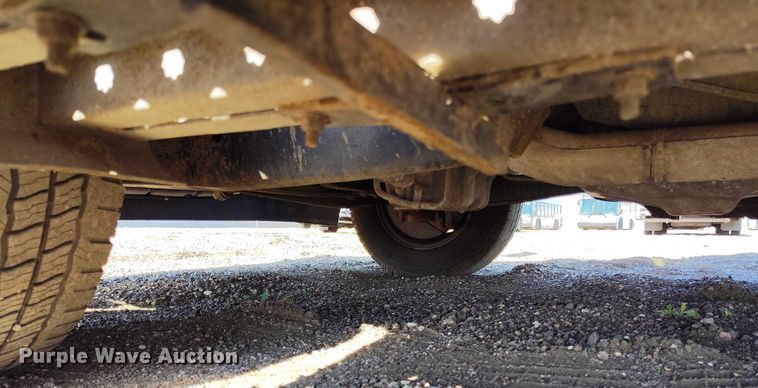 image for item YA0640 2022 Ford E450 shuttle bus