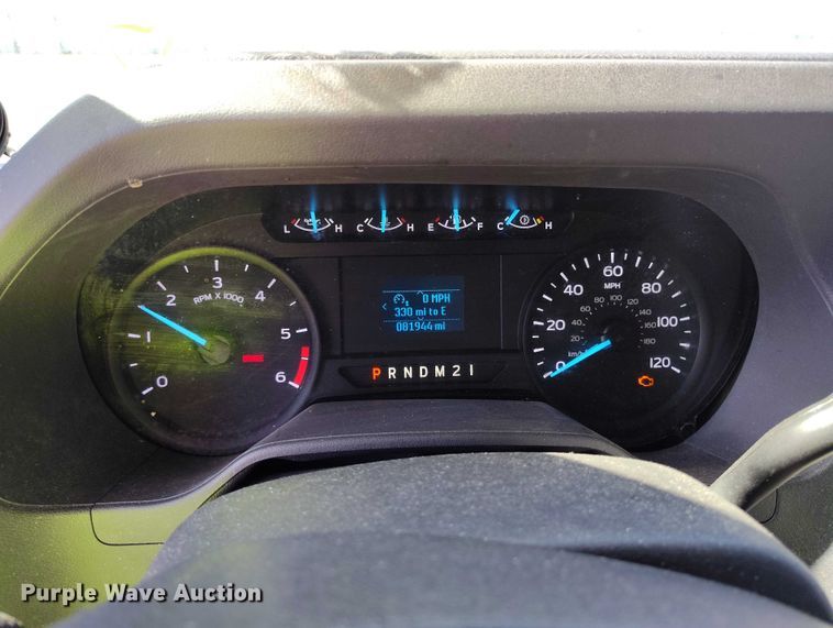 image for item YA0640 2022 Ford E450 shuttle bus