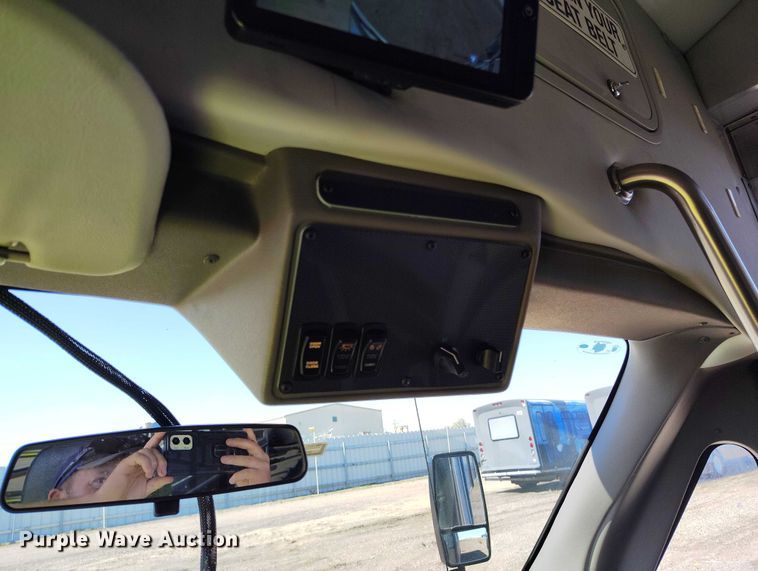 image for item YA0640 2022 Ford E450 shuttle bus