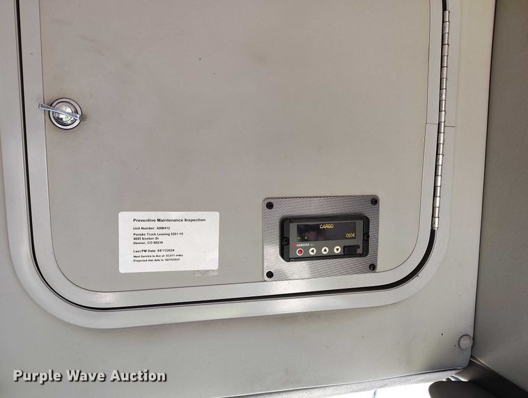 image for item YA0640 2022 Ford E450 shuttle bus