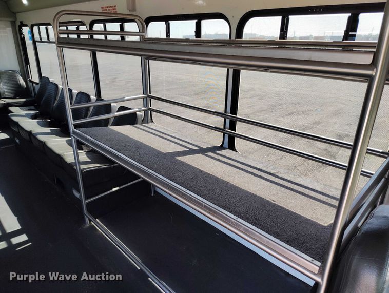 image for item YA0640 2022 Ford E450 shuttle bus