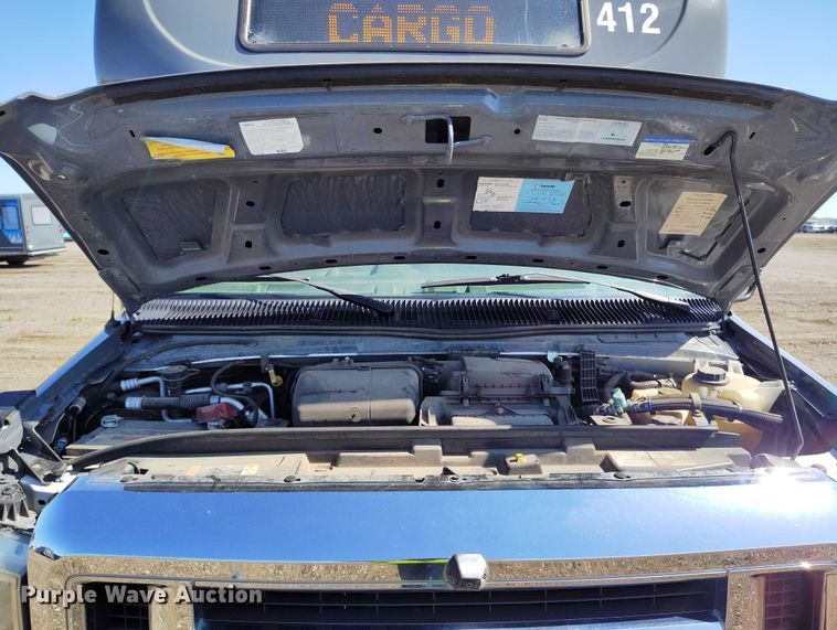 image for item YA0640 2022 Ford E450 shuttle bus