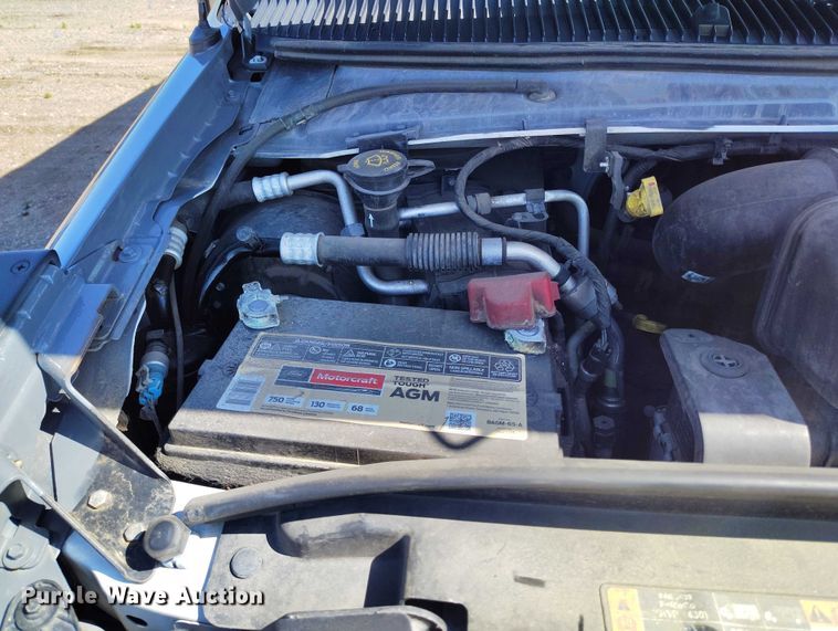 image for item YA0640 2022 Ford E450 shuttle bus