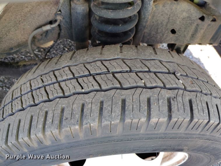 image for item YA0640 2022 Ford E450 shuttle bus