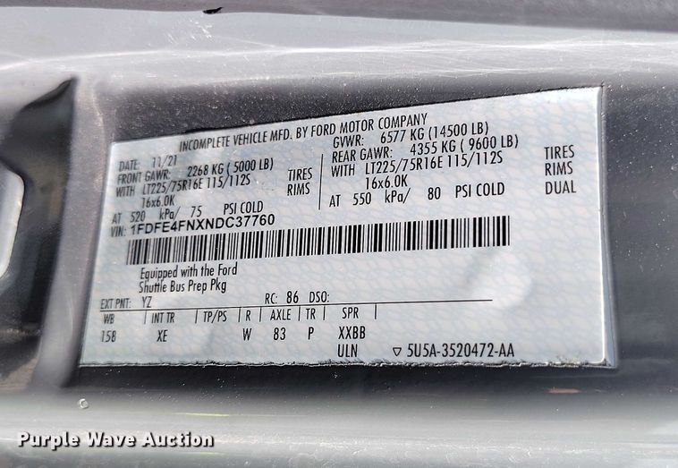 image for item YA0640 2022 Ford E450 shuttle bus