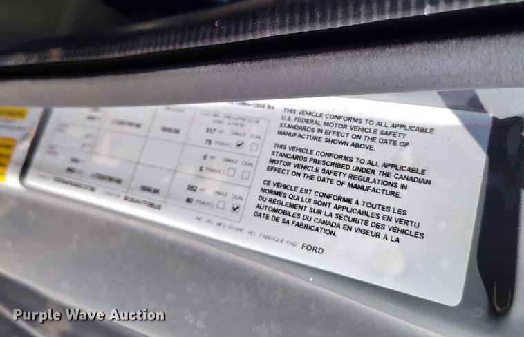 image for item YA0640 2022 Ford E450 shuttle bus