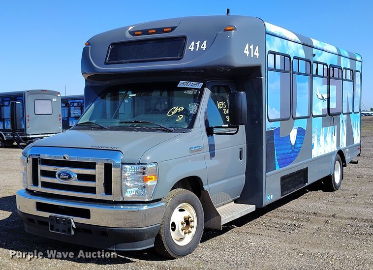 2022 Ford E450