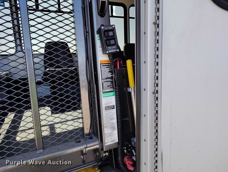 image for item YA0641 2022 Ford E450 shuttle bus