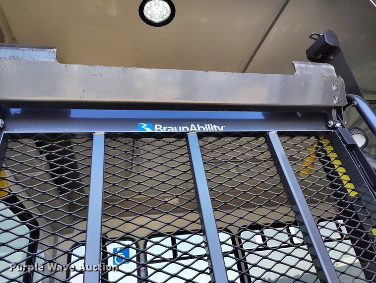 image for item YA0641 2022 Ford E450 shuttle bus