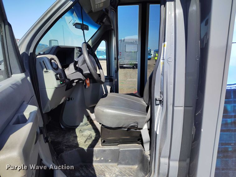 image for item YA0641 2022 Ford E450 shuttle bus