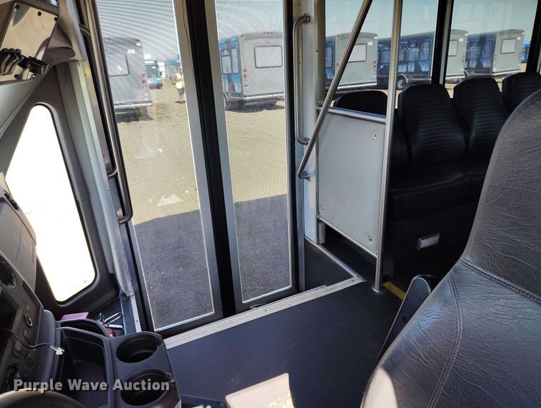 image for item YA0641 2022 Ford E450 shuttle bus