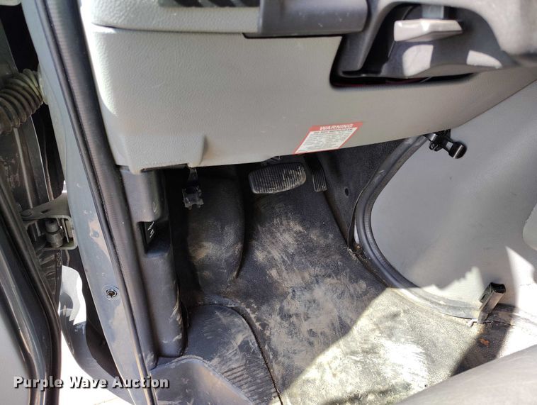 image for item YA0641 2022 Ford E450 shuttle bus