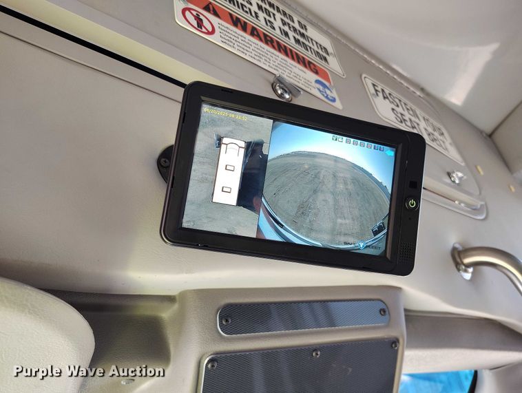 image for item YA0641 2022 Ford E450 shuttle bus