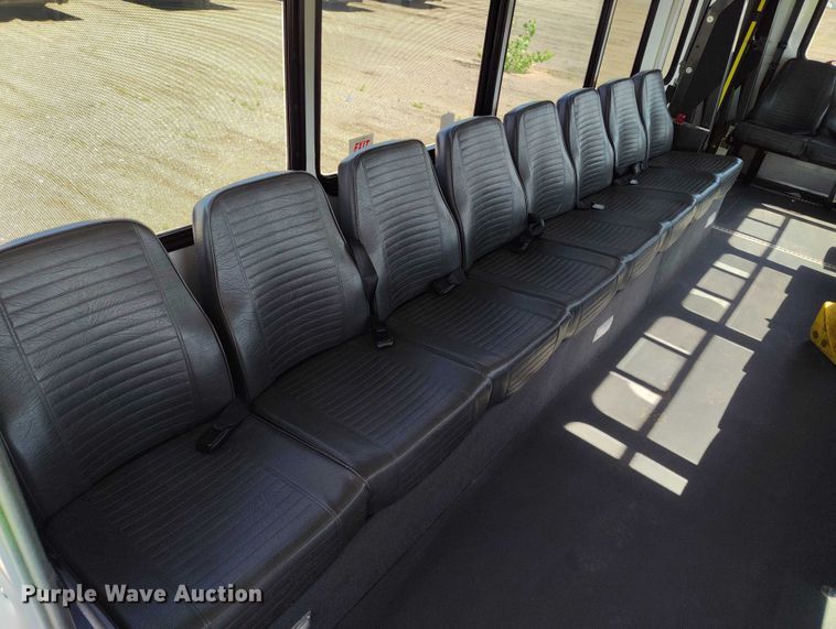 image for item YA0641 2022 Ford E450 shuttle bus