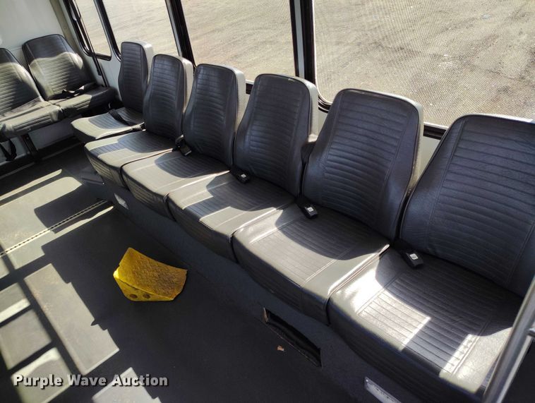 image for item YA0641 2022 Ford E450 shuttle bus