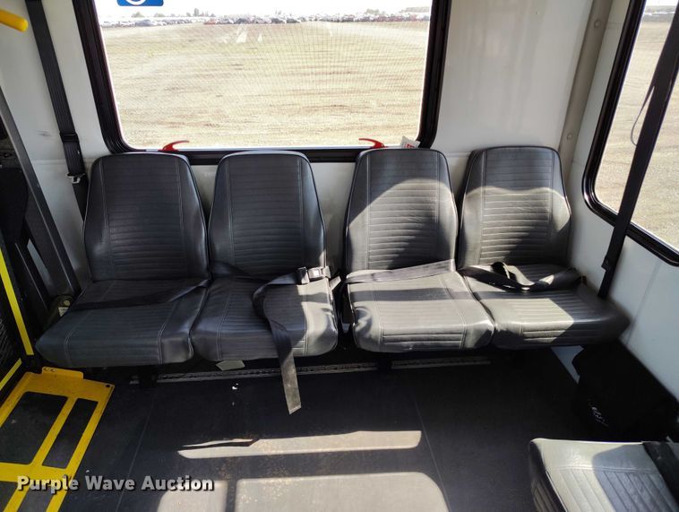 image for item YA0641 2022 Ford E450 shuttle bus