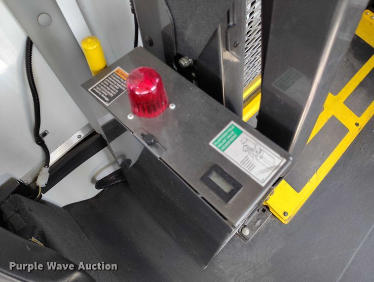 image for item YA0641 2022 Ford E450 shuttle bus