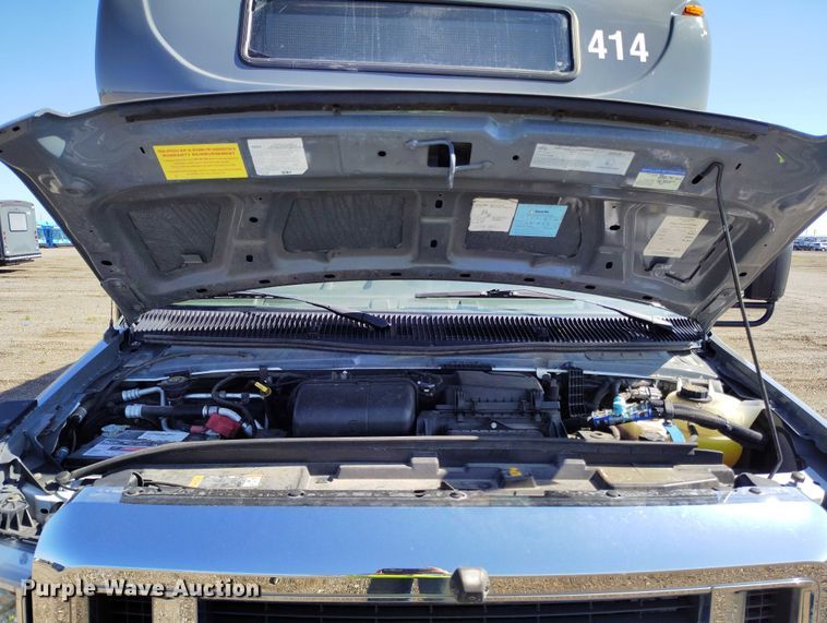 image for item YA0641 2022 Ford E450 shuttle bus