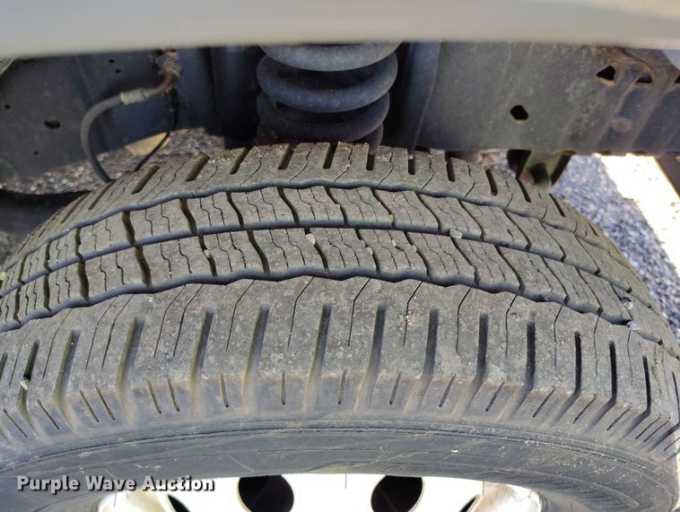 image for item YA0641 2022 Ford E450 shuttle bus