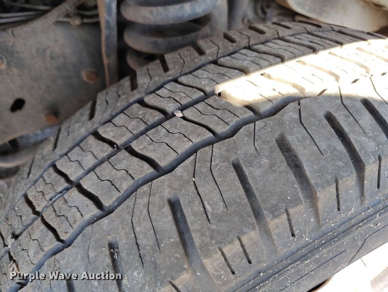 image for item YA0641 2022 Ford E450 shuttle bus