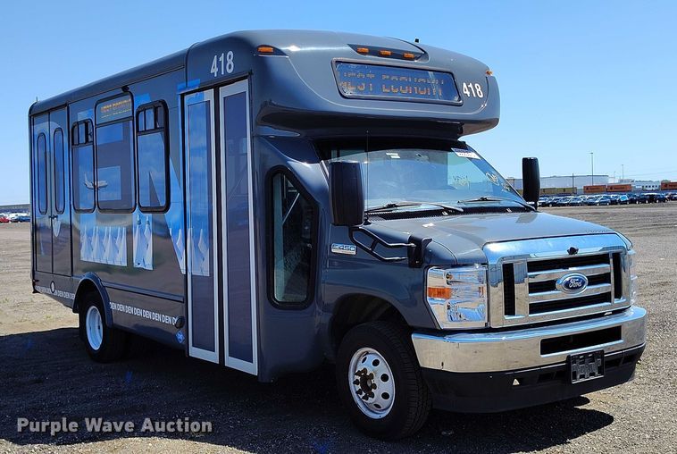 image for item YA0642 2022 Ford E450 shuttle bus