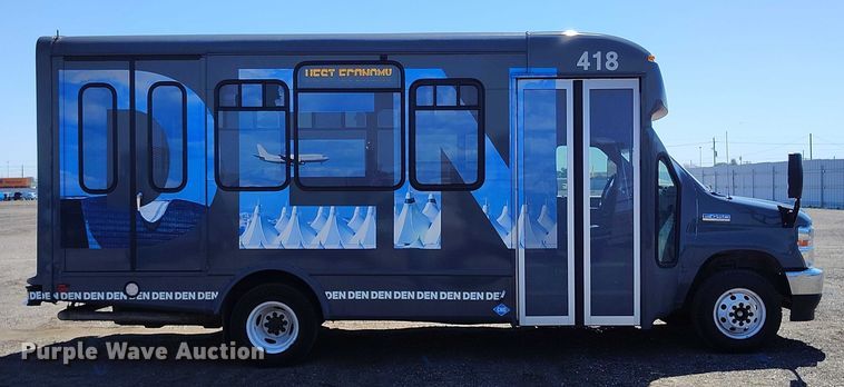image for item YA0642 2022 Ford E450 shuttle bus