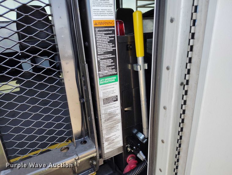 image for item YA0642 2022 Ford E450 shuttle bus