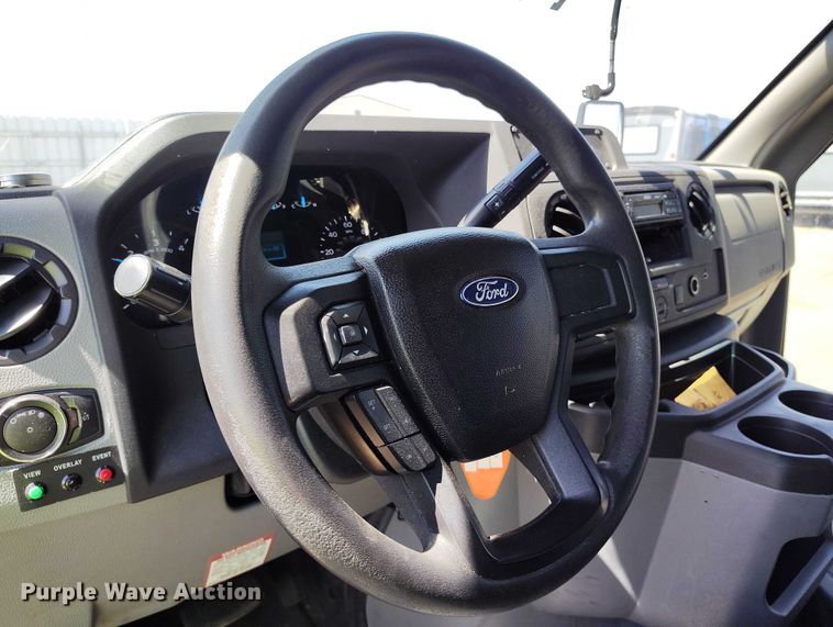 image for item YA0642 2022 Ford E450 shuttle bus