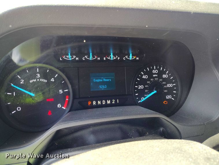 image for item YA0642 2022 Ford E450 shuttle bus