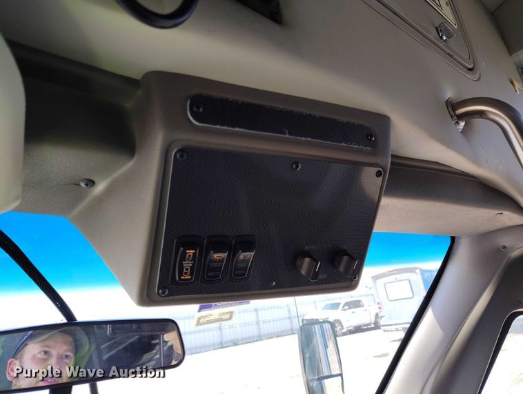 image for item YA0642 2022 Ford E450 shuttle bus