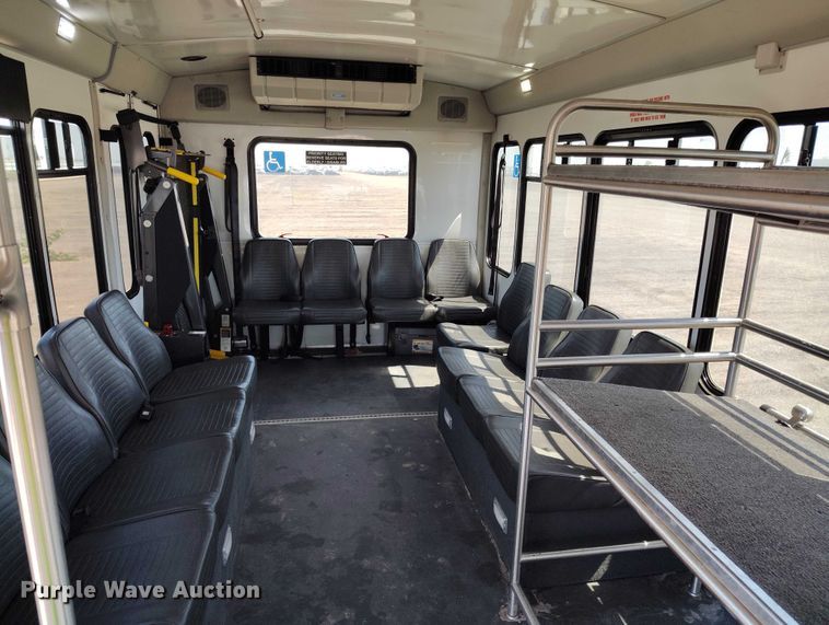 image for item YA0642 2022 Ford E450 shuttle bus