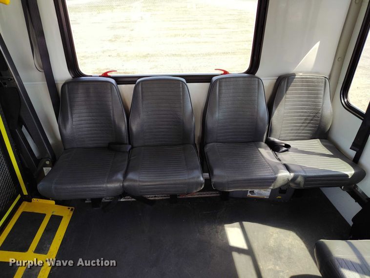 image for item YA0642 2022 Ford E450 shuttle bus