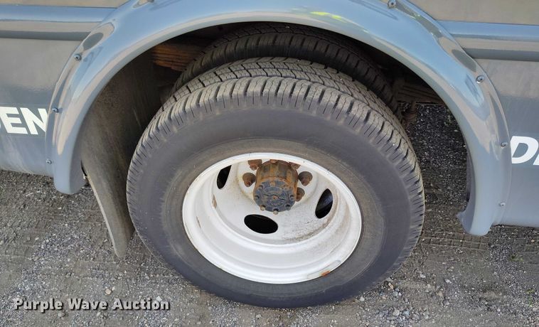 image for item YA0642 2022 Ford E450 shuttle bus