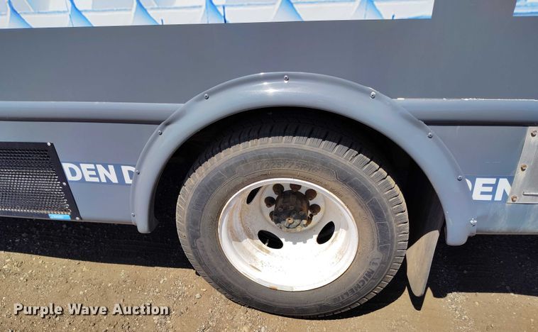 image for item YA0642 2022 Ford E450 shuttle bus