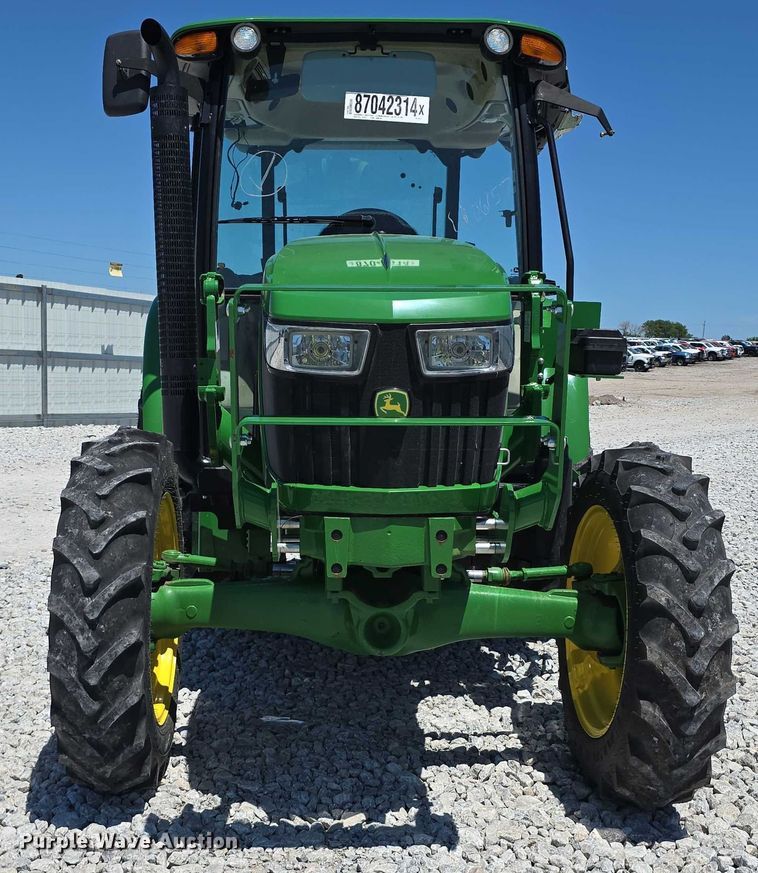 image for item YA0681 2021 John Deere 5055E MFWD tractor