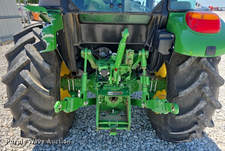 image for item YA0681 2021 John Deere 5055E MFWD tractor