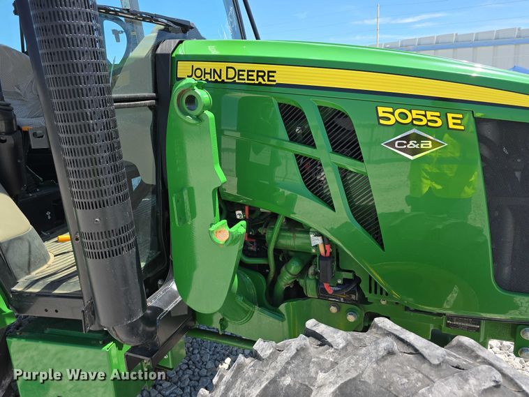 image for item YA0681 2021 John Deere 5055E MFWD tractor