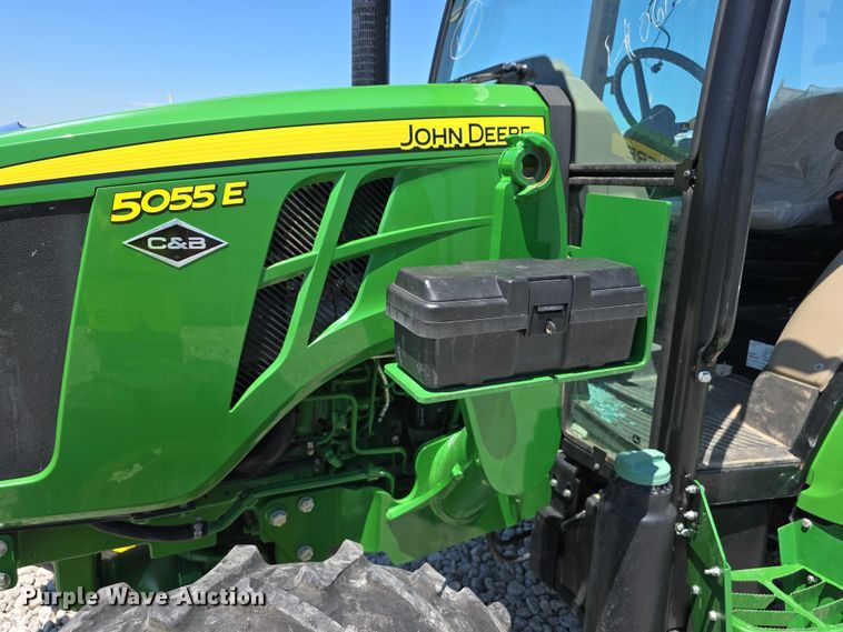 image for item YA0681 2021 John Deere 5055E MFWD tractor