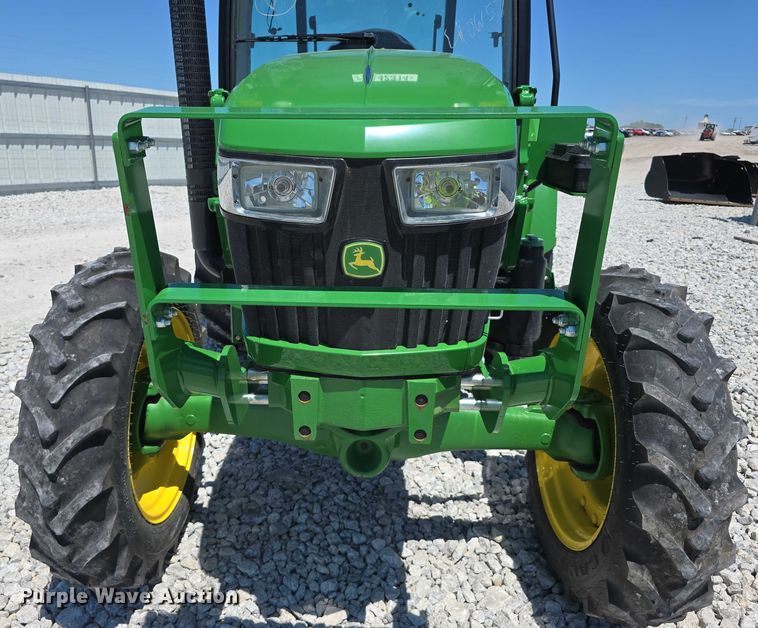 image for item YA0681 2021 John Deere 5055E MFWD tractor