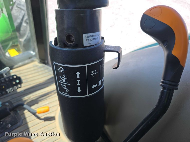 image for item YA0681 2021 John Deere 5055E MFWD tractor