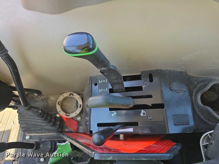 image for item YA0681 2021 John Deere 5055E MFWD tractor