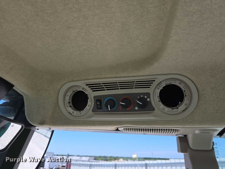 image for item YA0681 2021 John Deere 5055E MFWD tractor