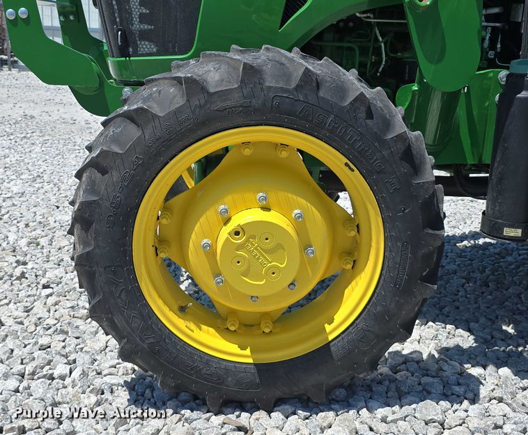 image for item YA0681 2021 John Deere 5055E MFWD tractor