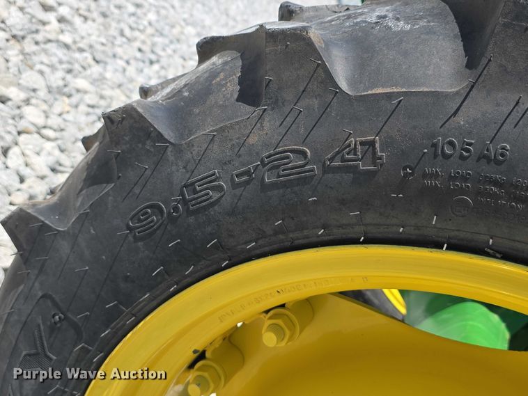 image for item YA0681 2021 John Deere 5055E MFWD tractor