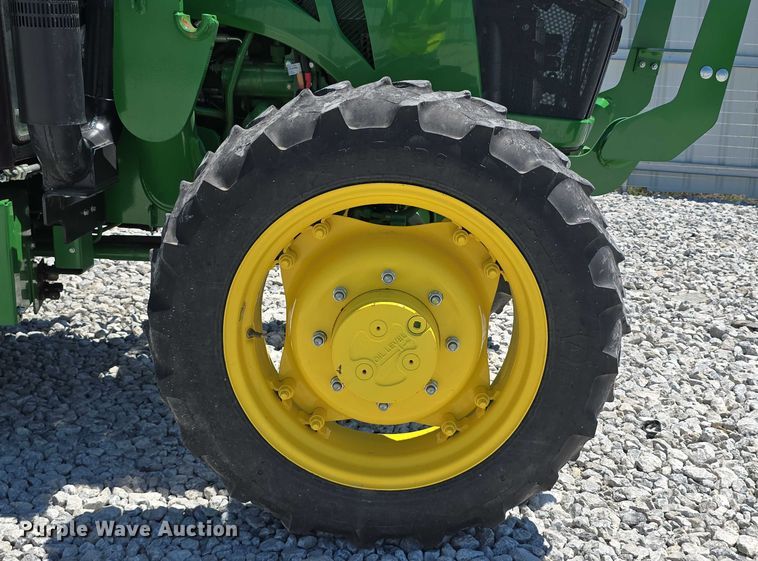 image for item YA0681 2021 John Deere 5055E MFWD tractor