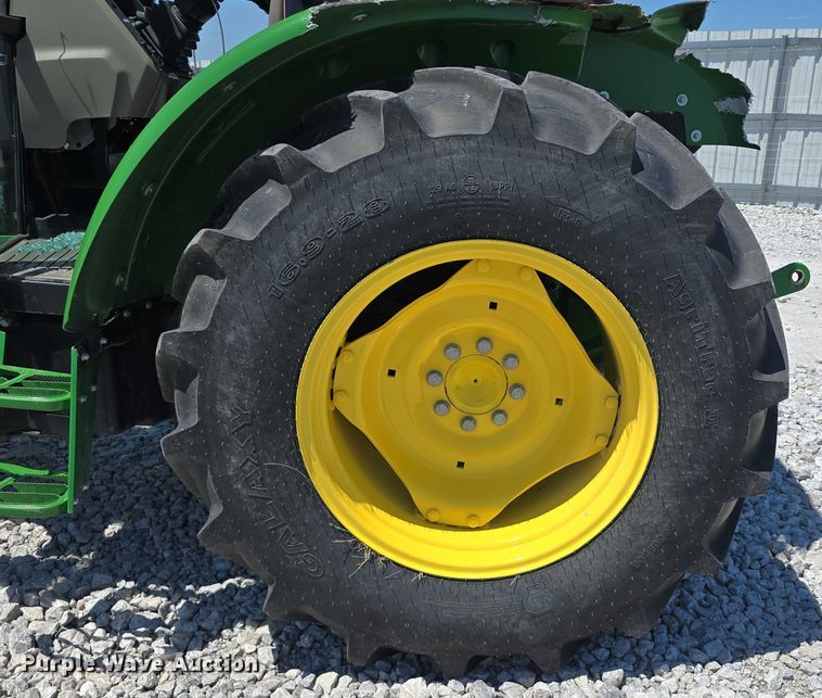 image for item YA0681 2021 John Deere 5055E MFWD tractor