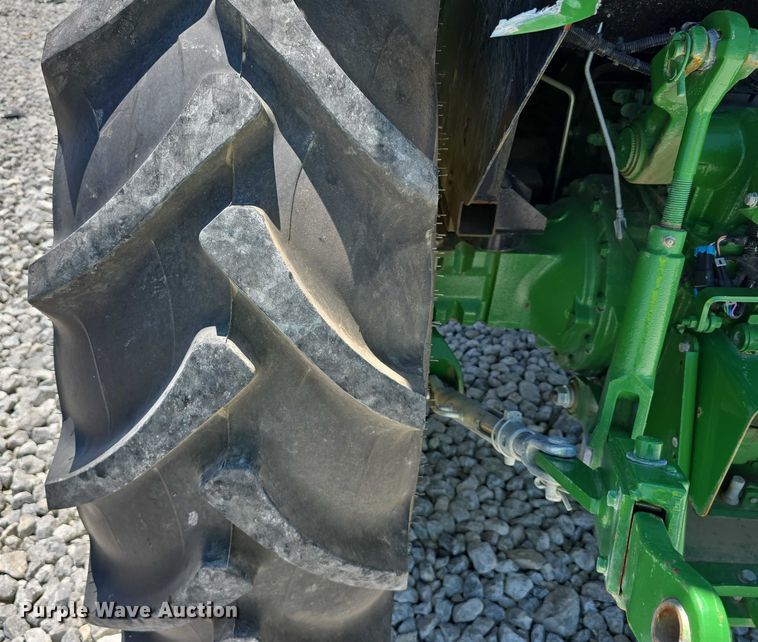 image for item YA0681 2021 John Deere 5055E MFWD tractor